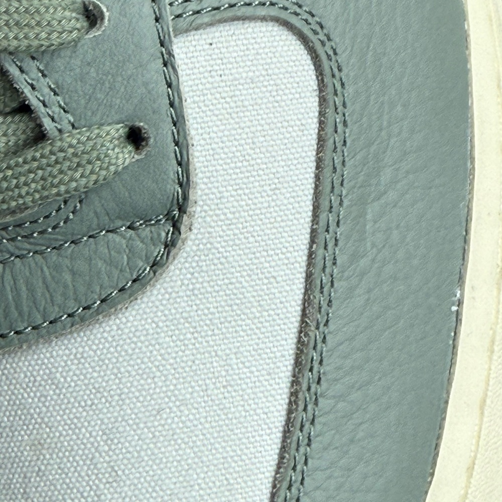 Brand New!!! Nike Men's Sneakers - Gray and Cream Tones. Perfect Christmas Gift - Picture 4 of 8